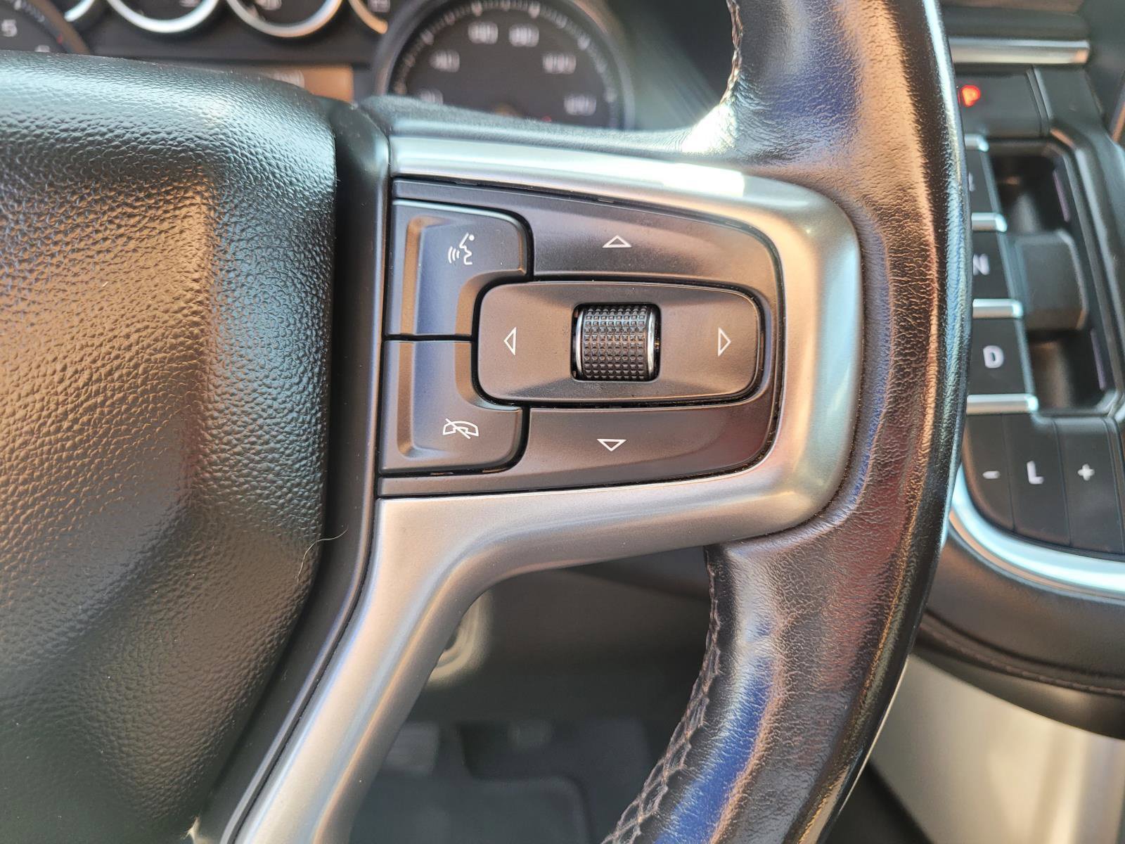Used 2023 Chevrolet Suburban LS RWD image 27