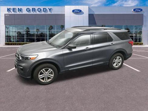 Used 2021 Ford Explorer XLT w/ Equipment Group 202A AWD/4WD image 21
