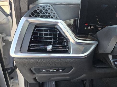 Used 2026 BMW X5 xDrive50e w/ Climate Comfort Package image 31