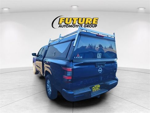 Used 2022 Nissan Frontier SV image 4