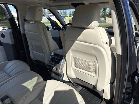 Used 2017 Land Rover Range Rover Sport HSE image 35