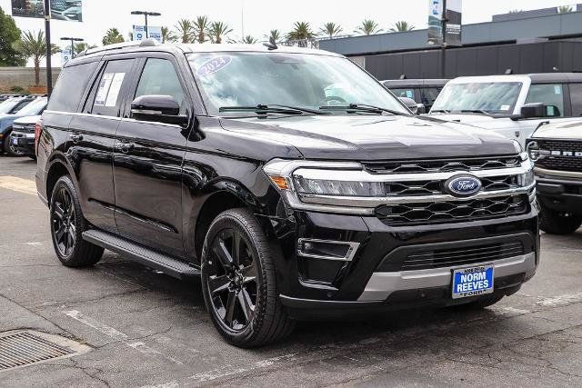 Certified 2024 Ford Expedition Limited AWD/4WD image 3