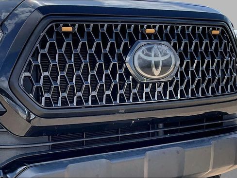 Used 2022 Toyota Tacoma SR w/ SR Convenience Package RWD image 28