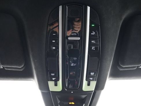 Certified 2022 Porsche Cayenne Turbo AWD/4WD image 32