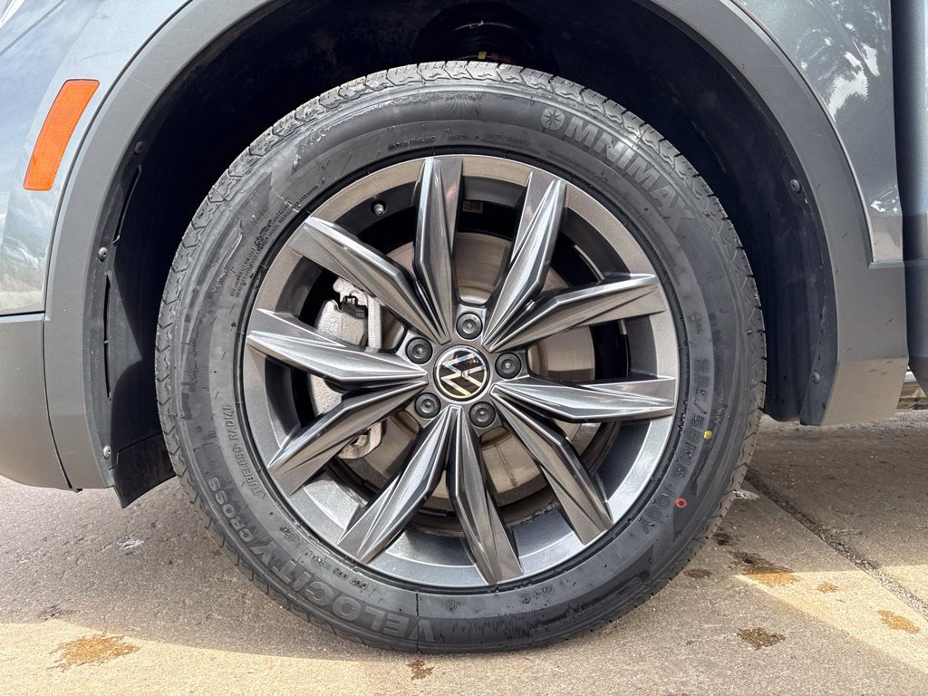 Certified 2022 Volkswagen Tiguan SE AWD/4WD image 27