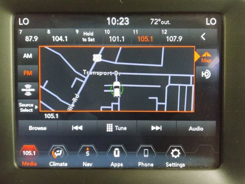 Used 2023 Jeep Renegade Latitude image 25