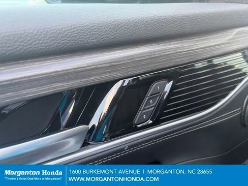 Used 2024 Jeep Wagoneer L Series II w/ Flexible Seating Group AWD/4WD image 14