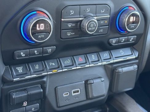 Used 2021 Chevrolet Silverado 2500 LTZ image 16