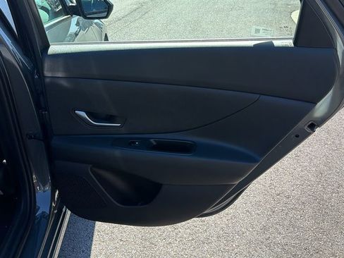 New 2026 Hyundai Elantra SE image 17