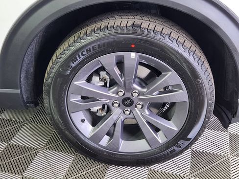 New 2026 Ford Explorer Active w/ Active Comfort Package AWD/4WD image 9