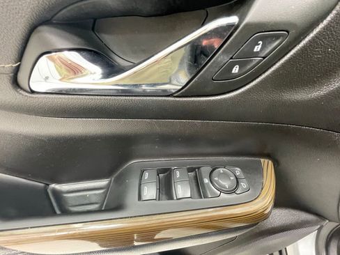 Used 2023 GMC Acadia SLE AWD/4WD image 13