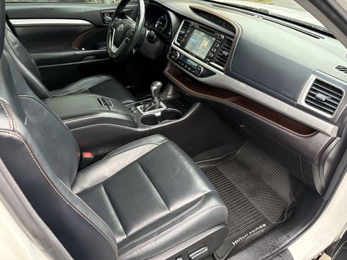 Used 2017 Toyota Highlander XLE image 31