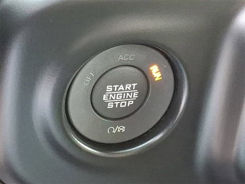 Used 2022 Jeep Gladiator Mojave w/ Cold Weather Group image 23