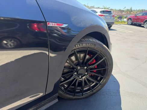 Used 2015 Volkswagen GTI SE FWD image 11