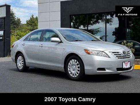 Used 2007 Toyota Camry LE FWD image 1