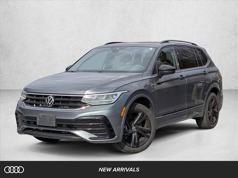 Used 2023 Volkswagen Tiguan SE R-Line image 1