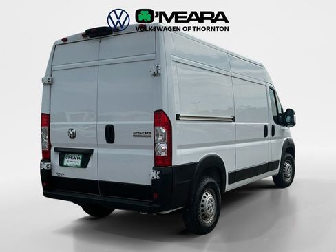Used 2024 RAM ProMaster 2500 w/ Convenience Group FWD image 5