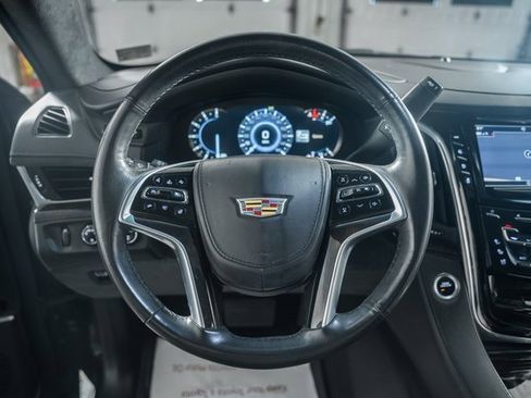 Used 2018 Cadillac Escalade ESV Platinum image 27