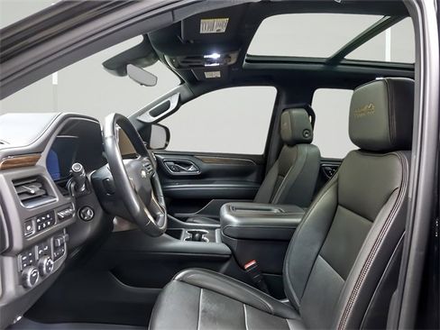 Used 2023 Chevrolet Tahoe High Country w/ Premium Package image 9