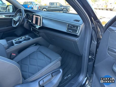 Used 2024 Volkswagen Atlas Cross Sport SE image 55