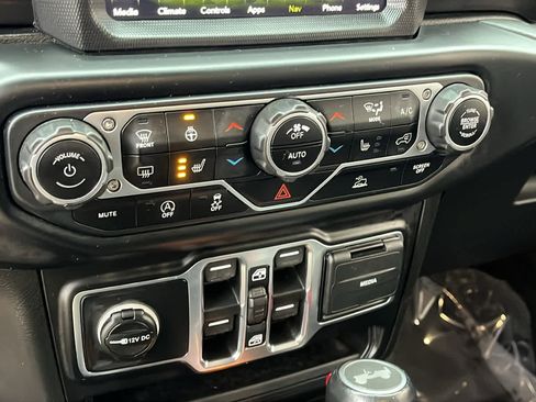 Used 2021 Jeep Wrangler Unlimited Sahara image 21