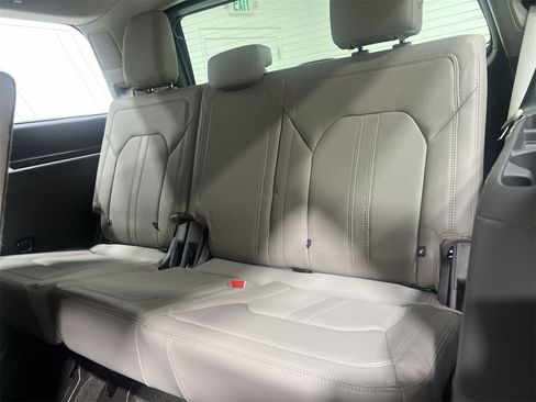 Used 2019 Ford Expedition Limited image 23