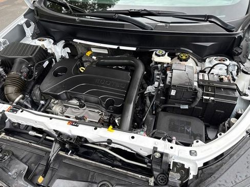 Used 2023 Chevrolet Equinox Premier FWD image 35