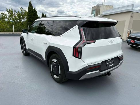 Certified 2024 Kia EV9 Wind AWD/4WD image 41