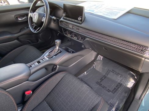 Used 2025 Honda HR-V Sport image 8