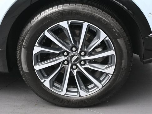 Used 2024 Cadillac Lyriq Sport RWD image 11