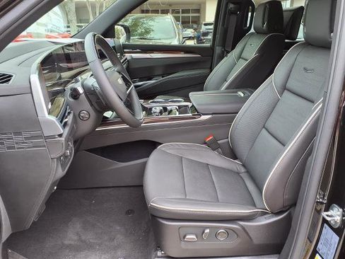 New 2026 Cadillac Escalade Luxury w/ Touring Package RWD image 15