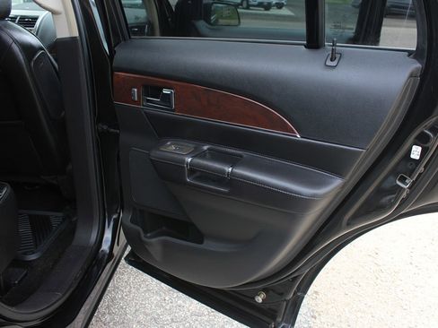 Used 2013 Lincoln MKX AWD image 34