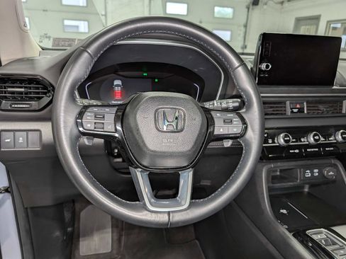 Used 2024 Honda Pilot Touring image 37