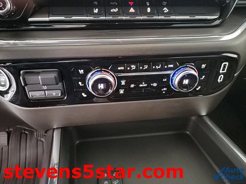 Used 2025 GMC Sierra 2500 SLT w/ SLT Convenience Package image 16