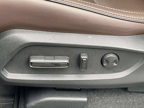 Used 2025 Honda Pilot Elite image 19
