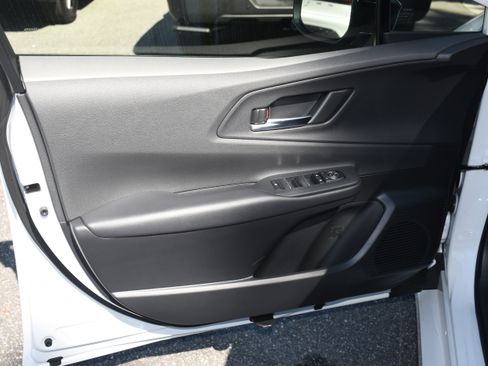 New 2026 Toyota Prius Plug-In Hybrid image 5