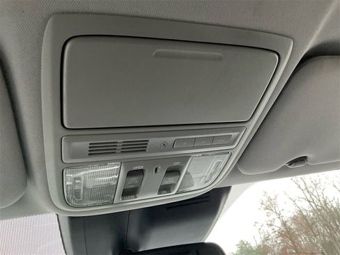 Used 2020 Honda CR-V Touring image 27