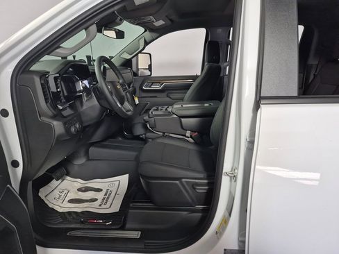 New 2026 Chevrolet Silverado 2500 LT image 9