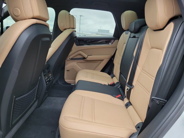 Used 2025 Porsche Cayenne S w/ Premium Package Plus AWD/4WD image 20