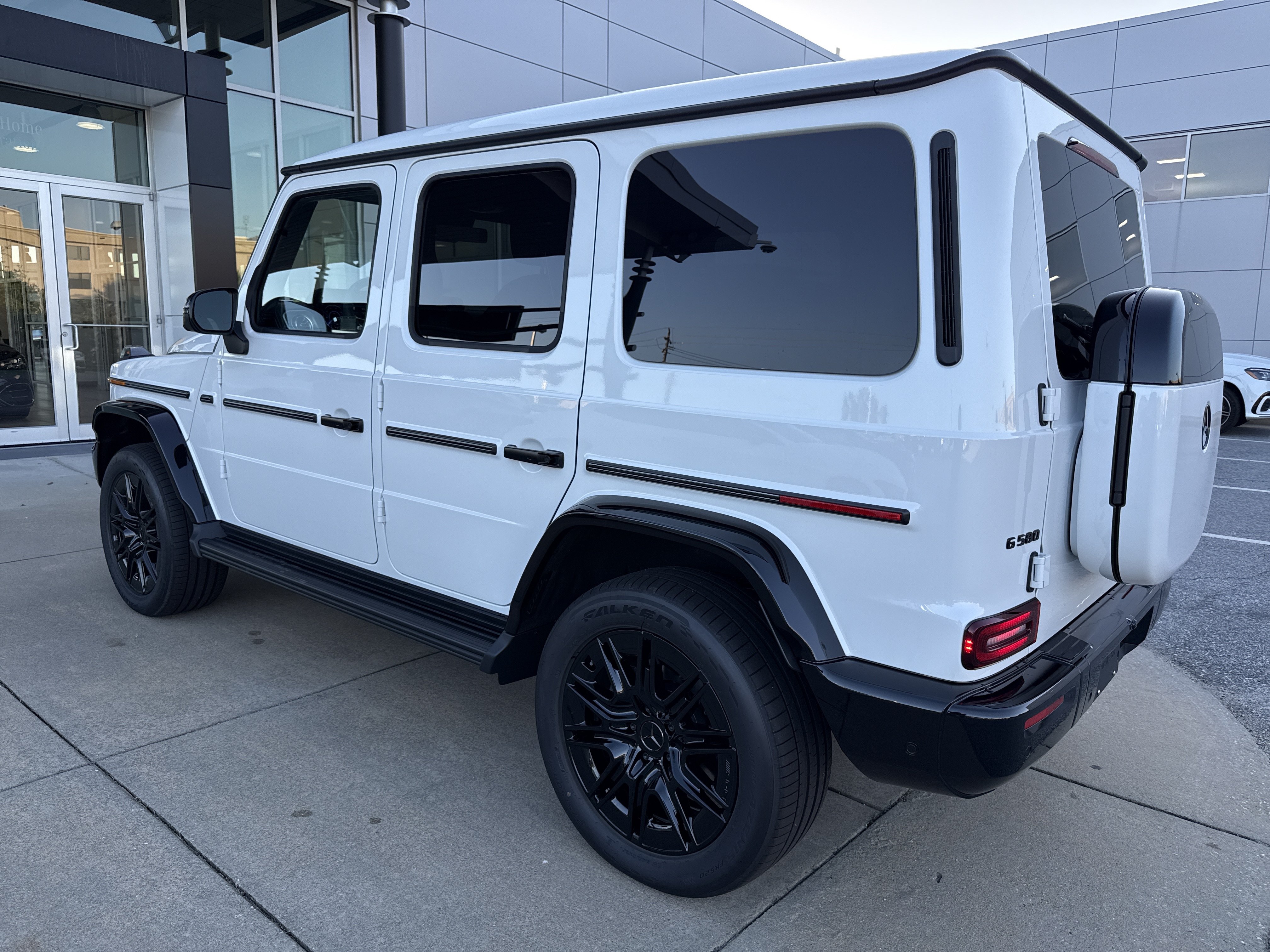 New 2027 Mercedes-Benz G 580 e image 9