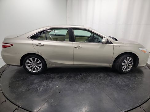 Used 2017 Toyota Camry LE image 11