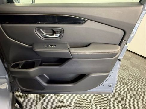 Used 2025 Honda Pilot TrailSport image 47