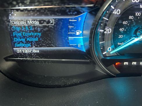 Used 2016 Ford Explorer XLT w/ Equipment Group 202A image 22