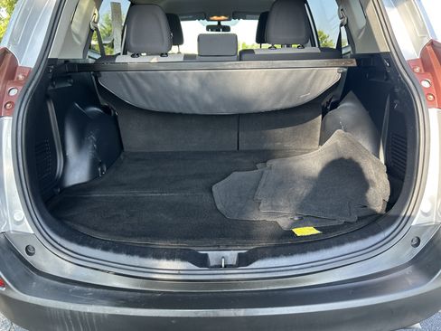 Used 2015 Toyota RAV4 LE FWD image 30