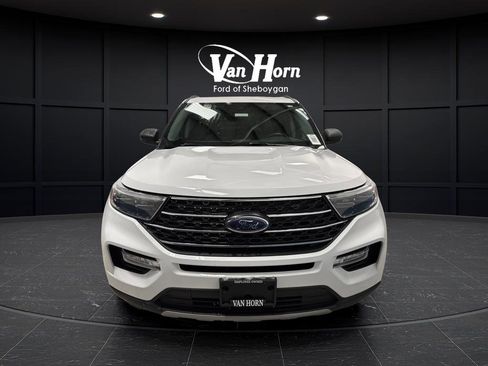 Used 2023 Ford Explorer XLT image 12