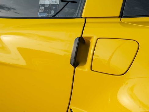 Used 2006 Chevrolet Corvette Z06 w/ Preferred Equipment Group image 34