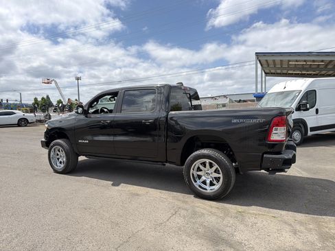 Used 2022 RAM 1500 Big Horn AWD/4WD image 3