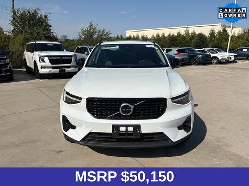 Certified 2026 Volvo XC40 B5 Plus AWD/4WD image 2
