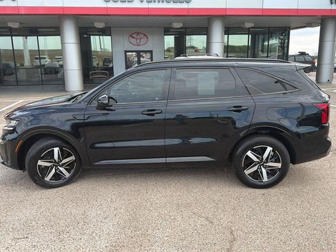 Used 2023 Kia Sorento S w/ Panoramic Sunroof Package FWD image 6