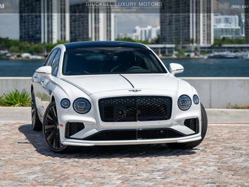 Used 2025 Bentley Flying Spur Plug-In Hybrid w/ First Edition Specification AWD/4WD image 2